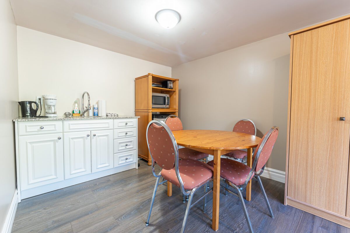 Cabin 11 kitchenette and dining table