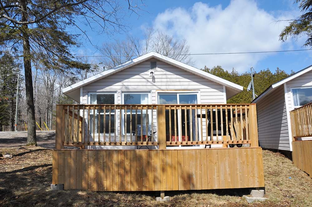 Studio lakefront cottage at Twin Lakes Resort
